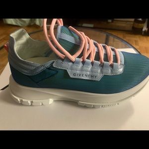 Givenchy Sneaker